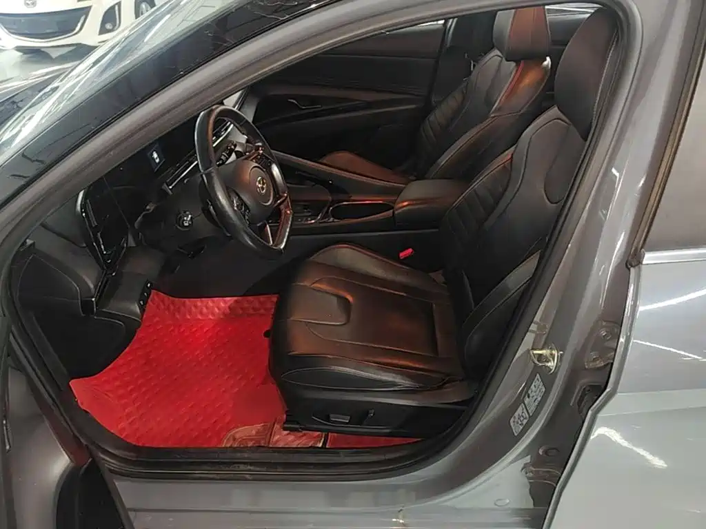 Hyundai Elantra — миниатюра 15