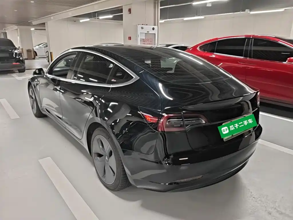 Tesla Model 3 — миниатюра 5