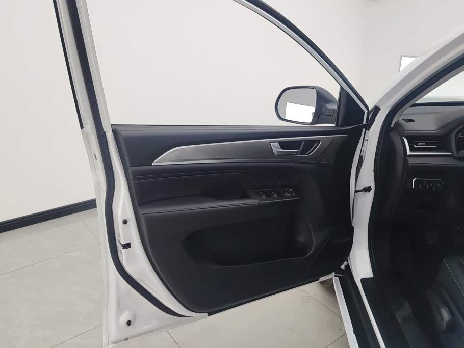 Haval Haval M6 1.5 л 2021 г. Белый, пробег 12800 км