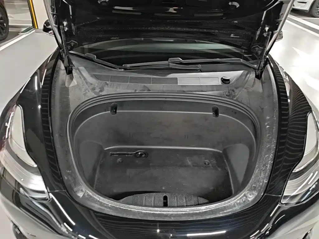 Tesla Model 3 — миниатюра 20
