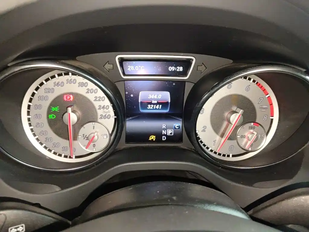 Mercedes-Benz GLA — миниатюра 12