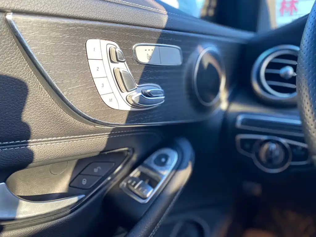 Mercedes-Benz C-Class (Import) — миниатюра 19