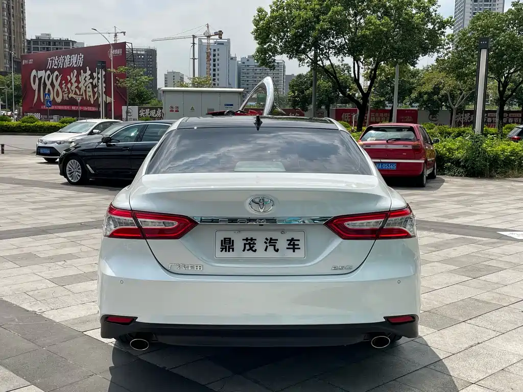 Toyota Camry — миниатюра 4