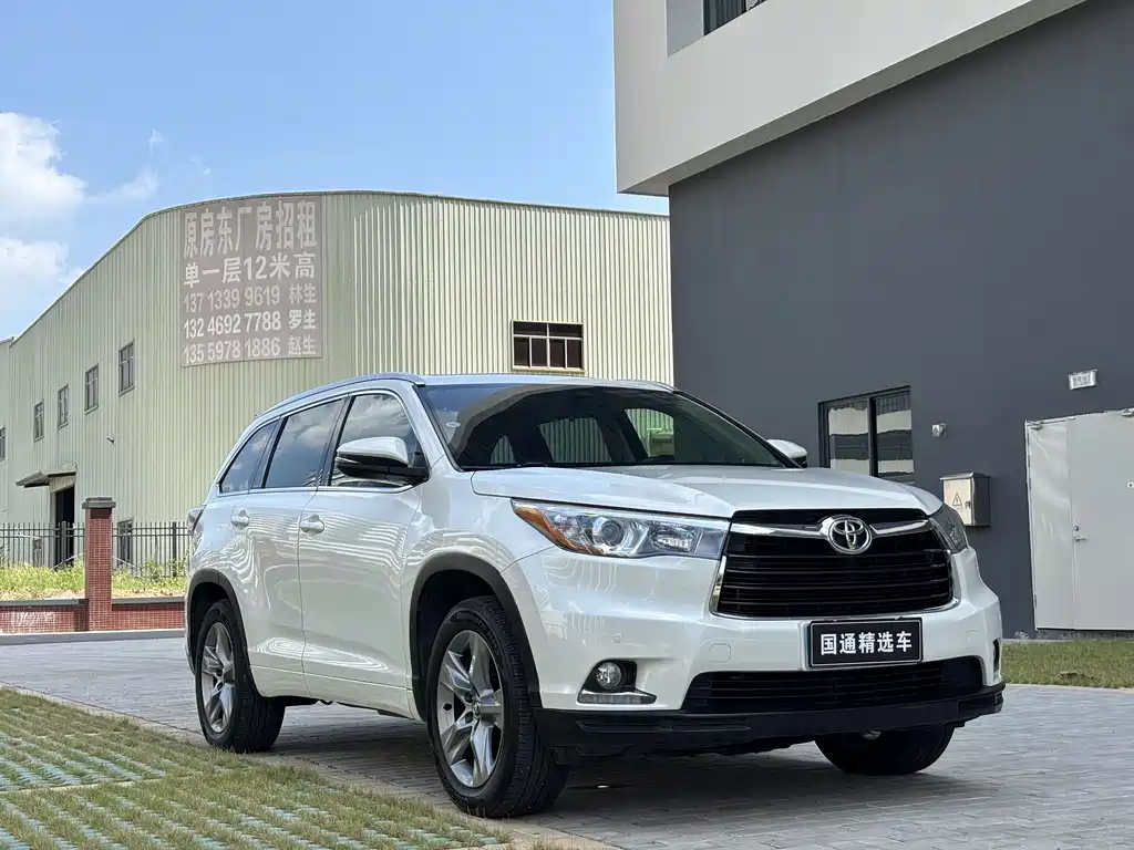 TOYOTA HIGHLANDER