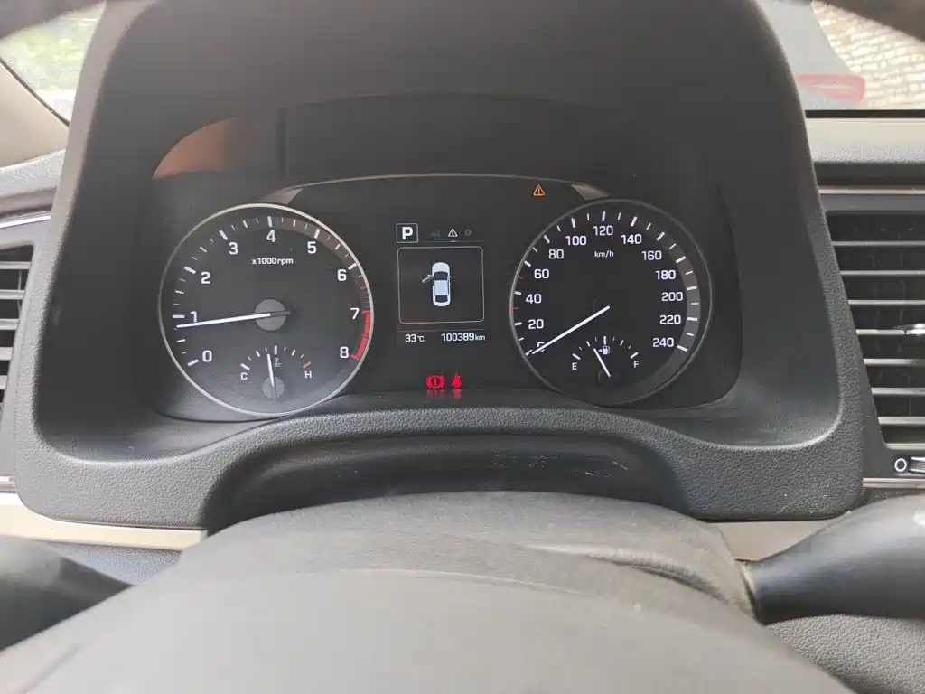 Hyundai Elantra — миниатюра 12