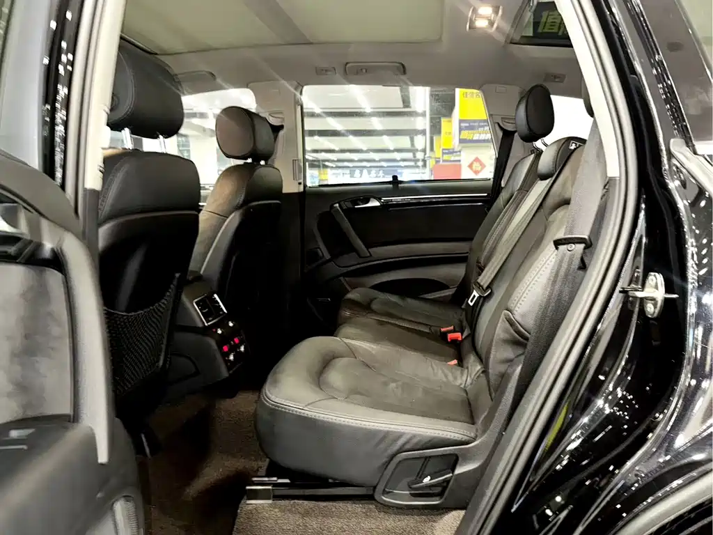 Audi Q7 — миниатюра 11
