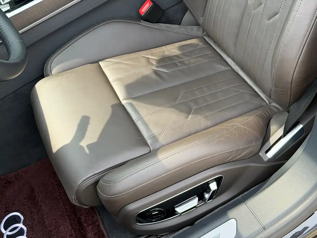 Audi A8 — миниатюра 8