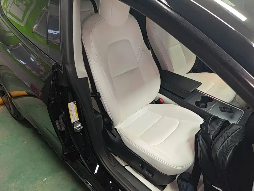 Tesla Model 3 — миниатюра 25