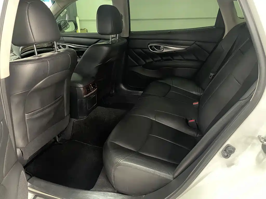 Infiniti Q70 — миниатюра 15