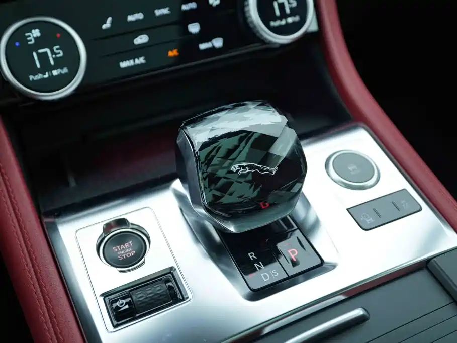 Jaguar F-PACE — миниатюра 9
