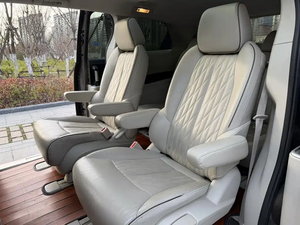 Buick GL8 — миниатюра 7