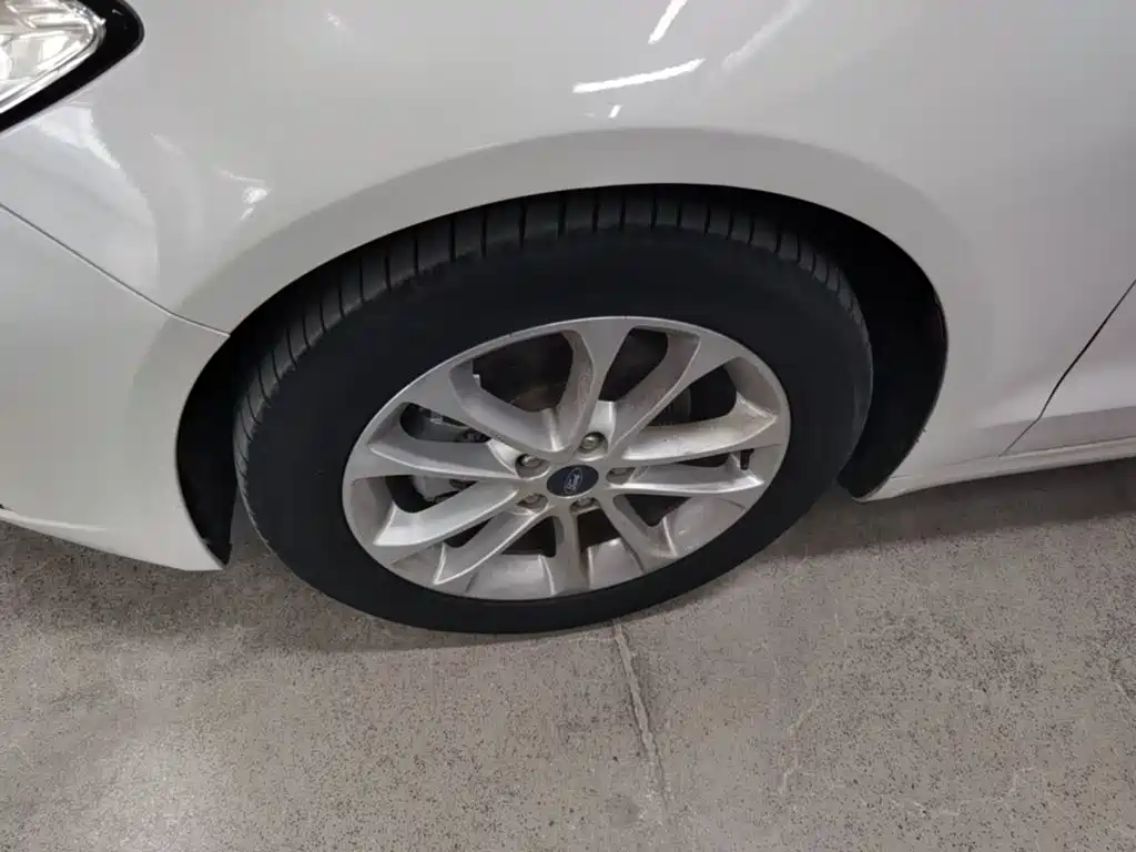 Ford Mondeo — миниатюра 23