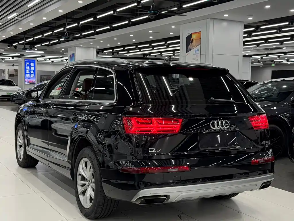 Audi Q7 — миниатюра 4