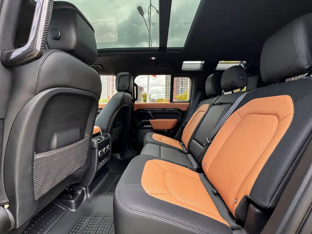 Land Rover Defender — миниатюра 6