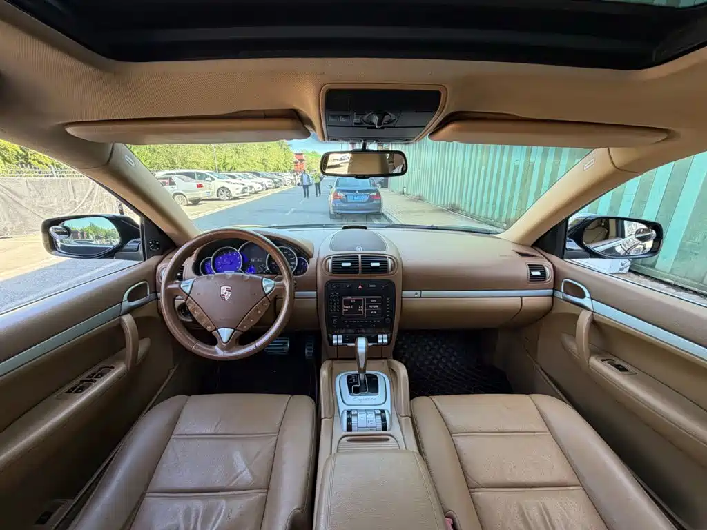 Porsche Cayenne — миниатюра 4