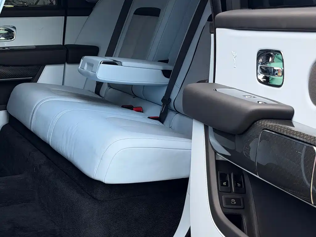 Rolls-Royce Cullinan — миниатюра 4