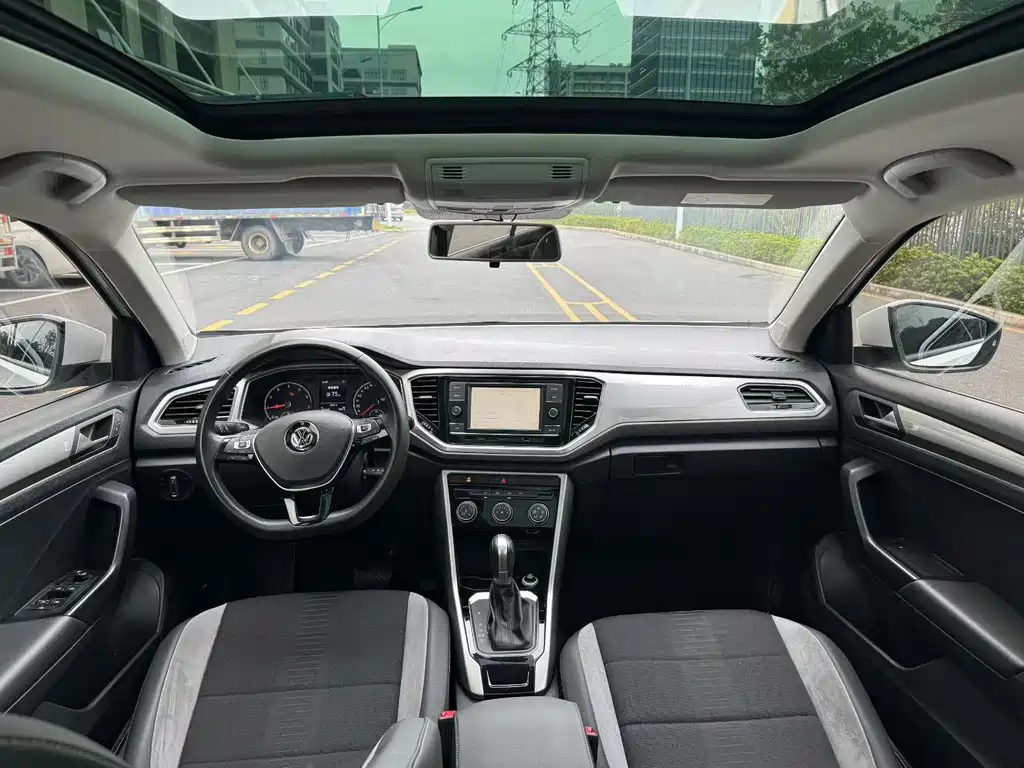 Volkswagen T-Roc — миниатюра 5