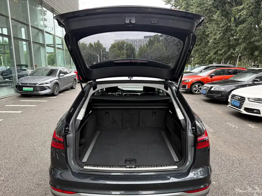 Audi A6 (Import) — миниатюра 17