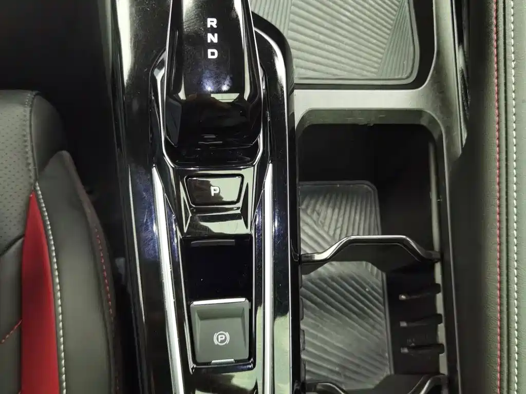 Geely Binyue — миниатюра 13