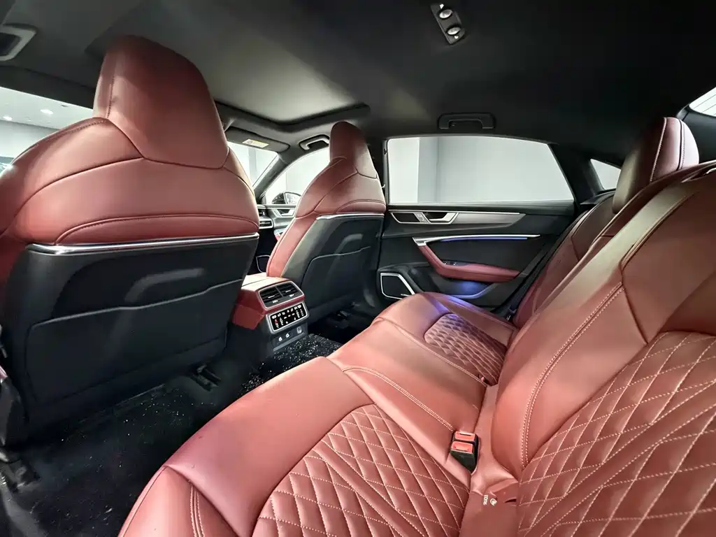 Audi A7L — миниатюра 5