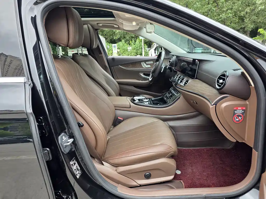 Mercedes-Benz E-Class — миниатюра 17