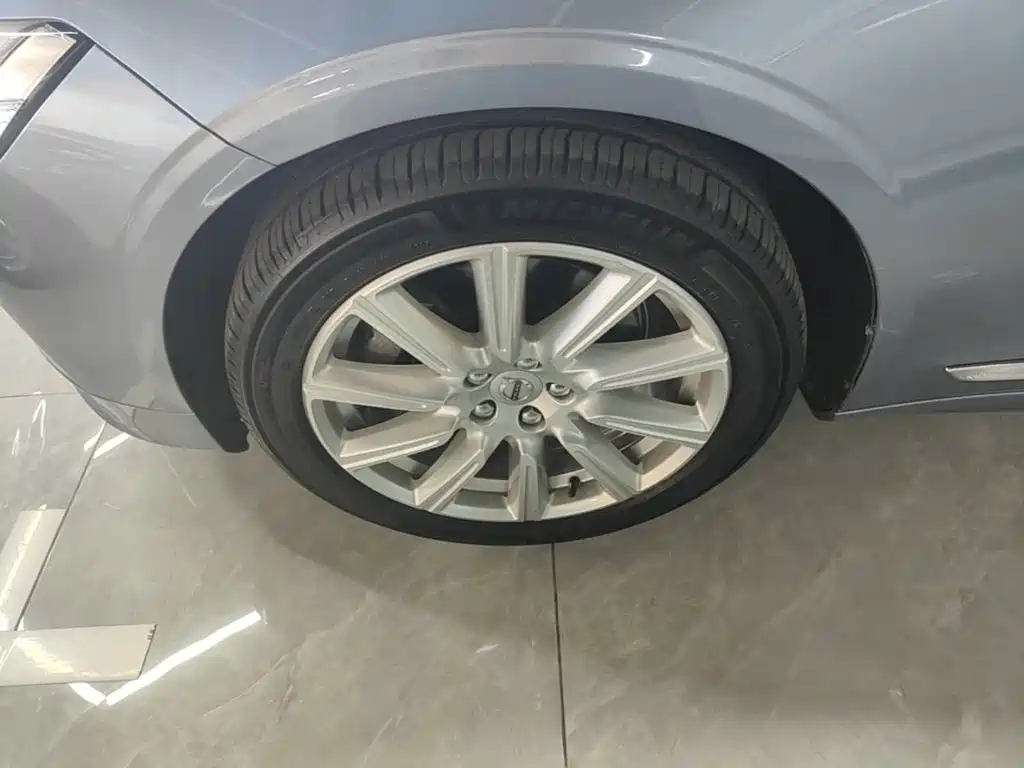 Volvo S90 — миниатюра 23