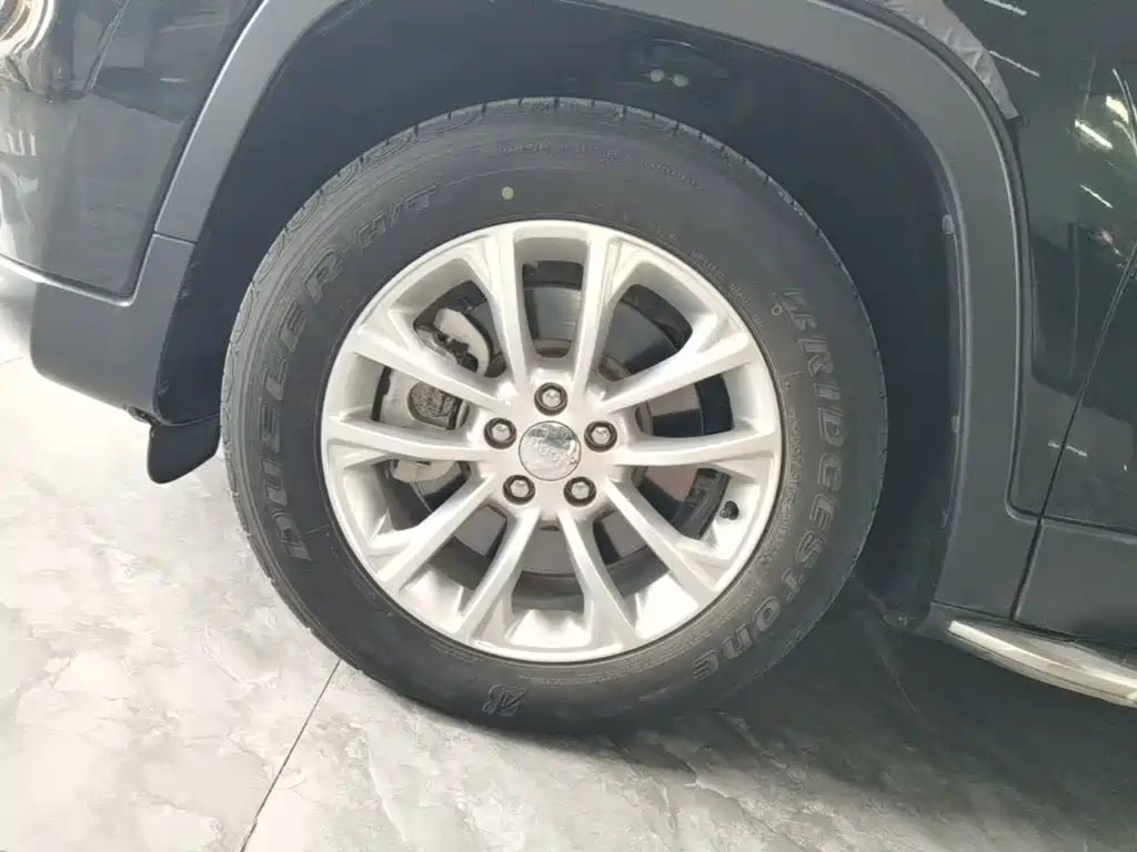 Jeep Cherokee — миниатюра 23