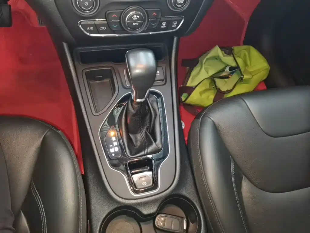 Jeep Cherokee — миниатюра 14