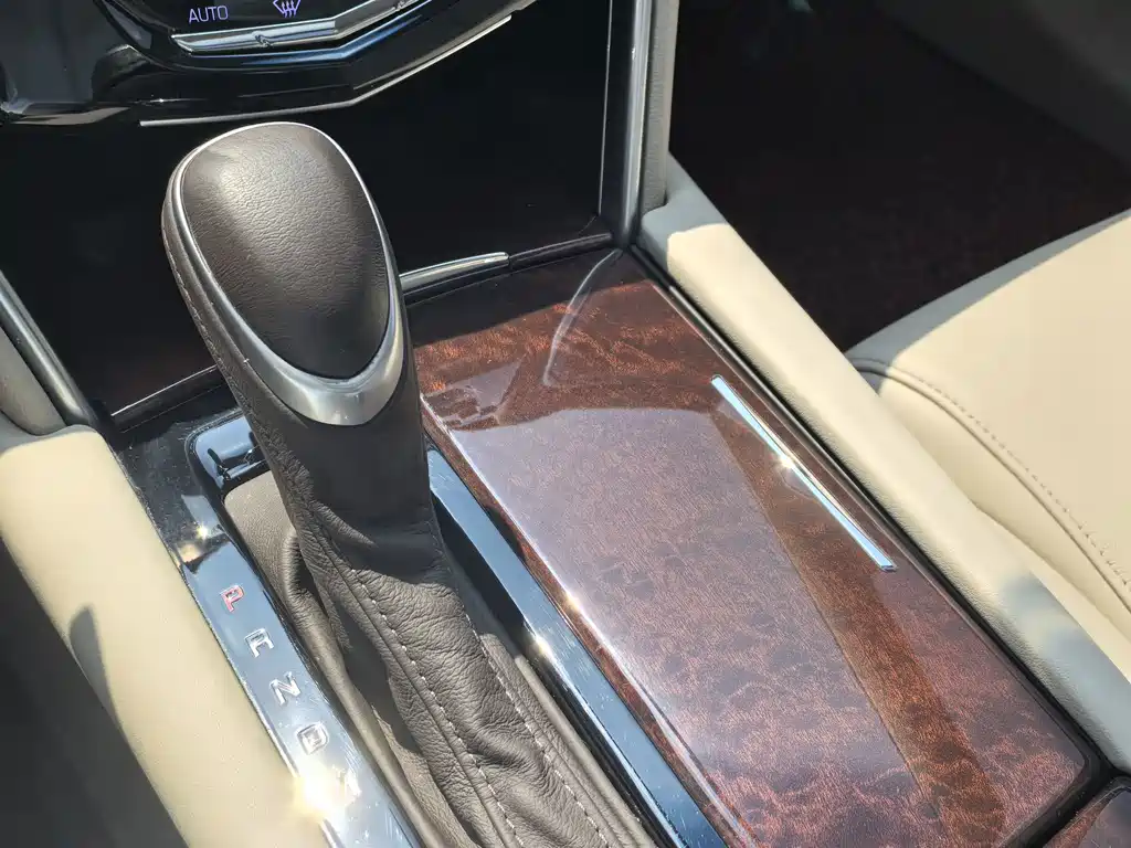 Cadillac XTS — миниатюра 8