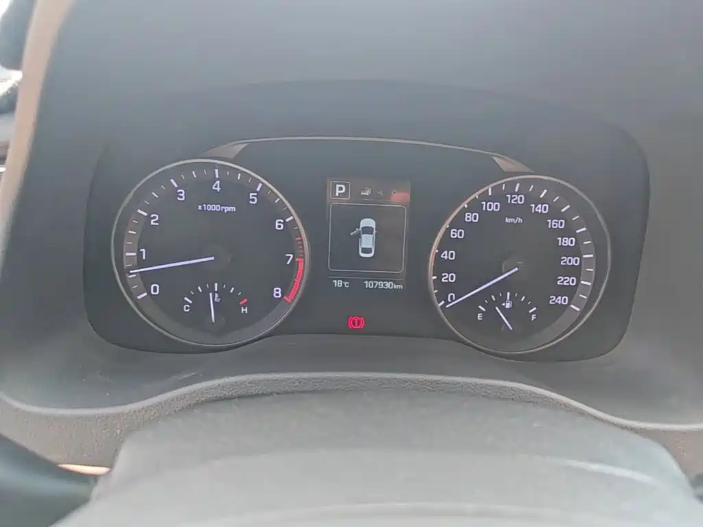 Hyundai Elantra — миниатюра 8