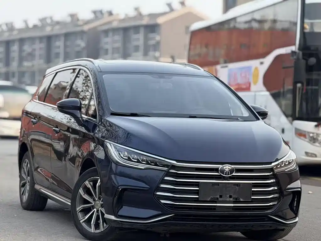 BYD MAX — миниатюра 3