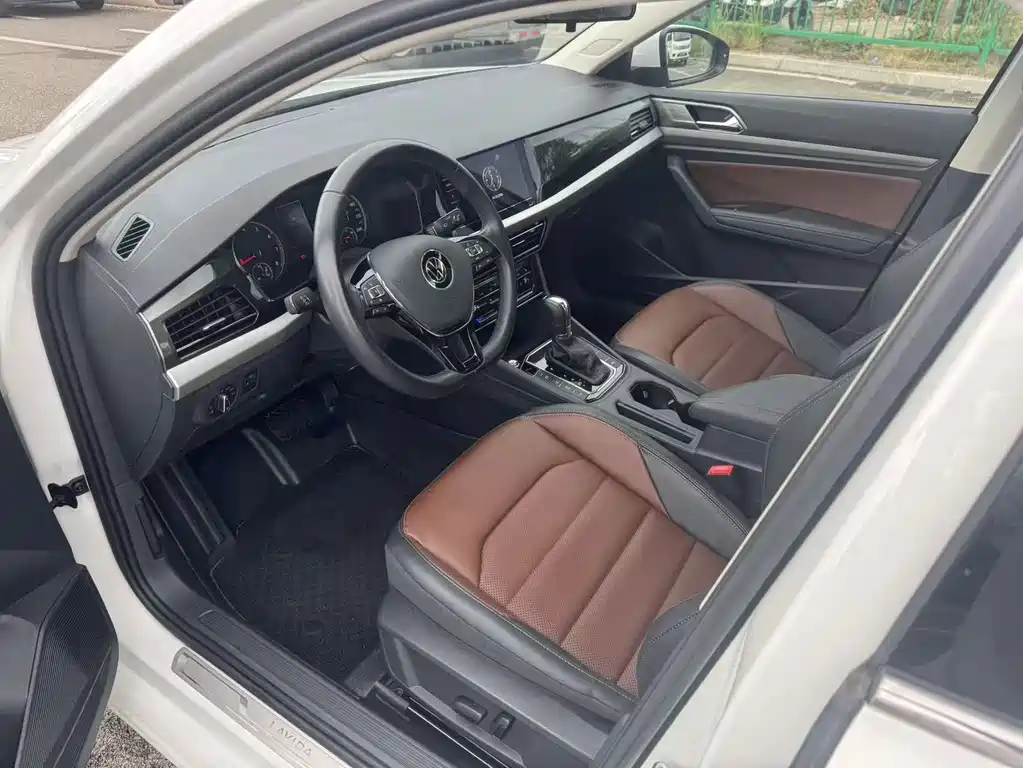 Volkswagen Lavida — миниатюра 4