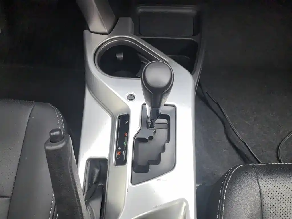Toyota RAV4 — миниатюра 13