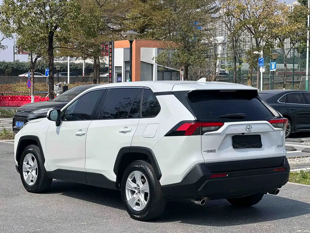 TOYOTA RAV4 RONGFANG