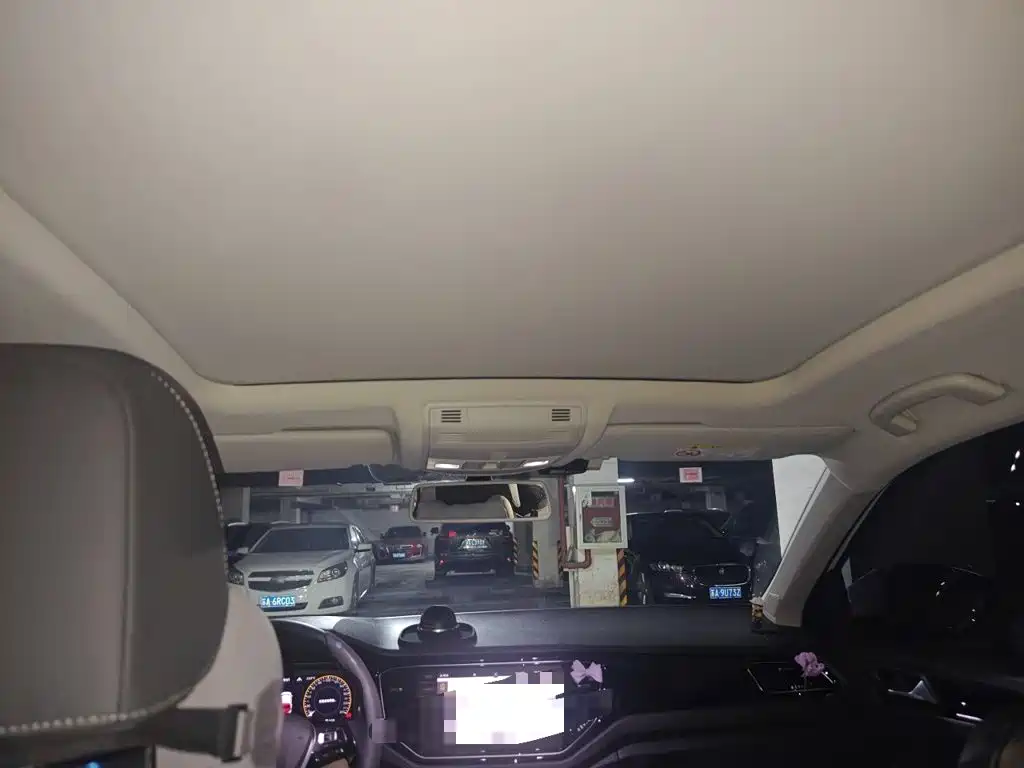 Volkswagen T-Roc — миниатюра 14