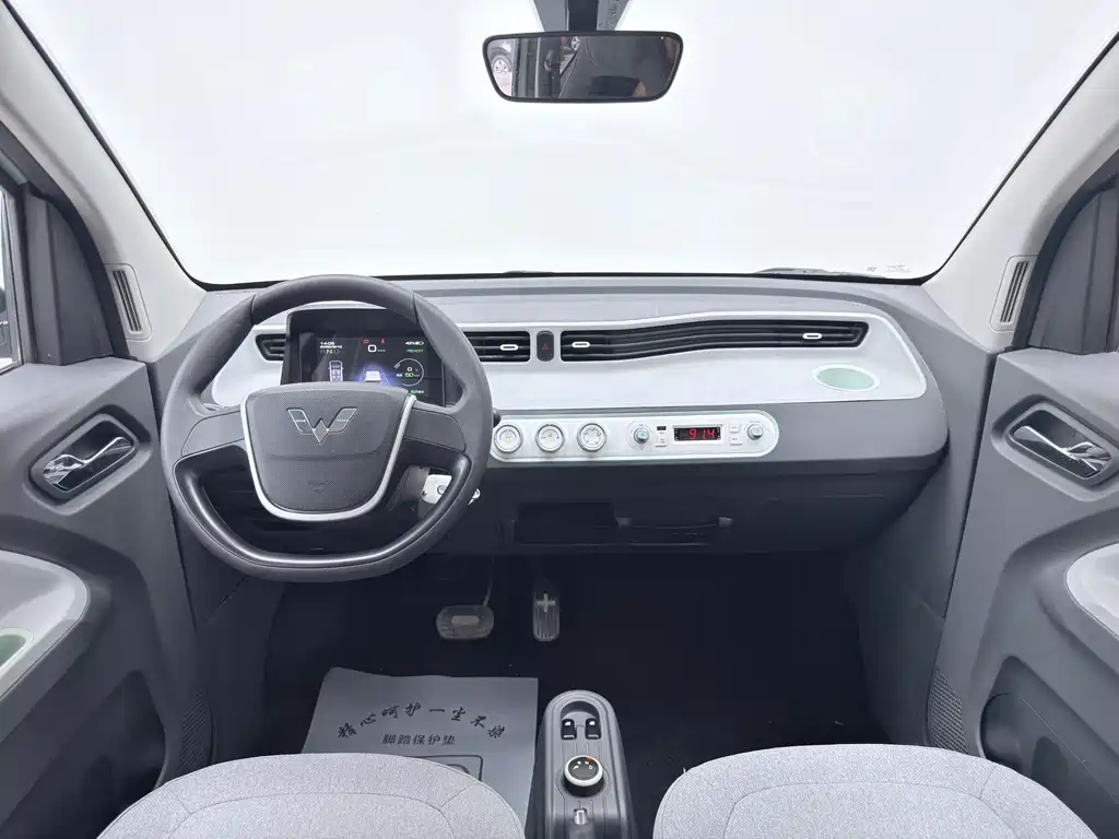 Wuling MINIEV — миниатюра 4
