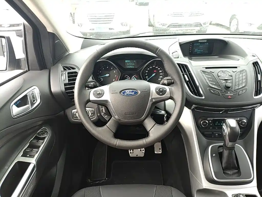 Ford Kuga — миниатюра 11