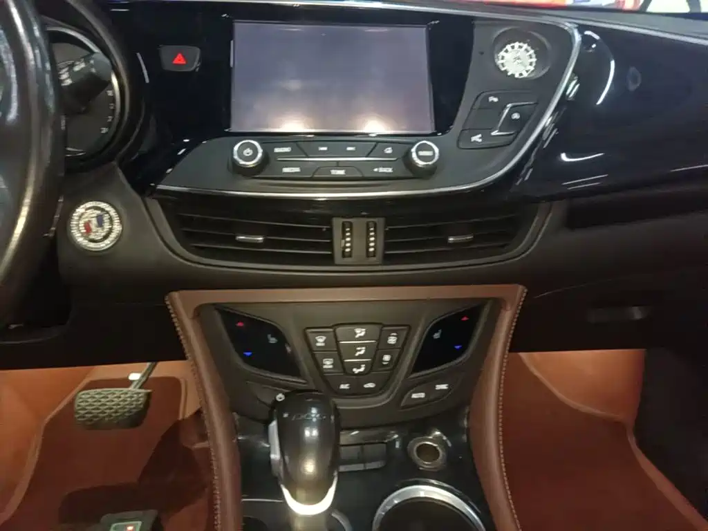 Buick Envision Plus — миниатюра 9