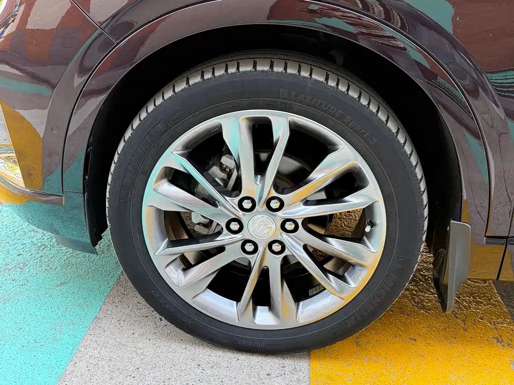 Buick Enclave — миниатюра 20