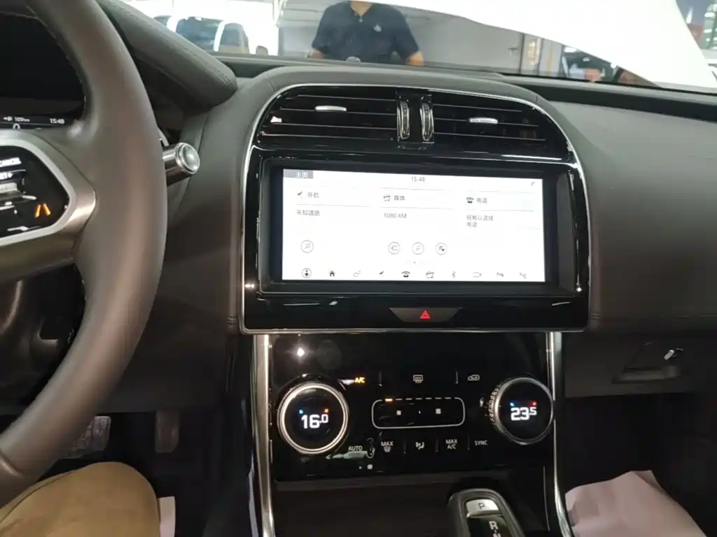 Jaguar XEL — миниатюра 13