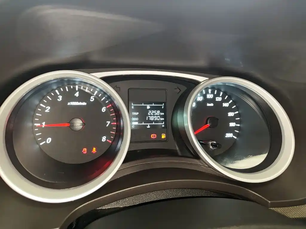 Wuling Hongguang — миниатюра 12