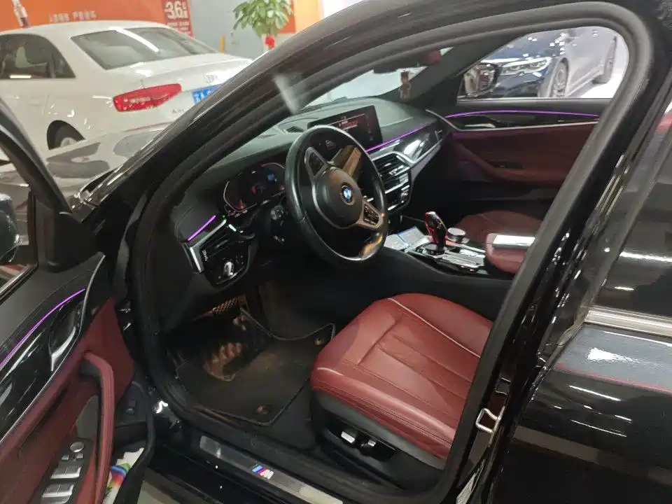 BMW 5 Series — миниатюра 8