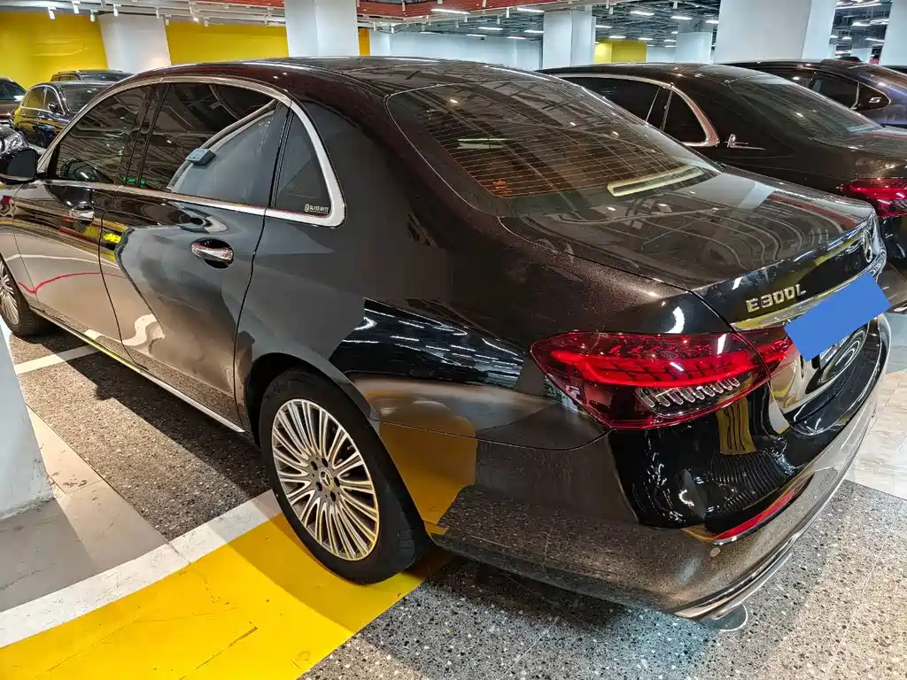 Mercedes-Benz E-Class — миниатюра 12