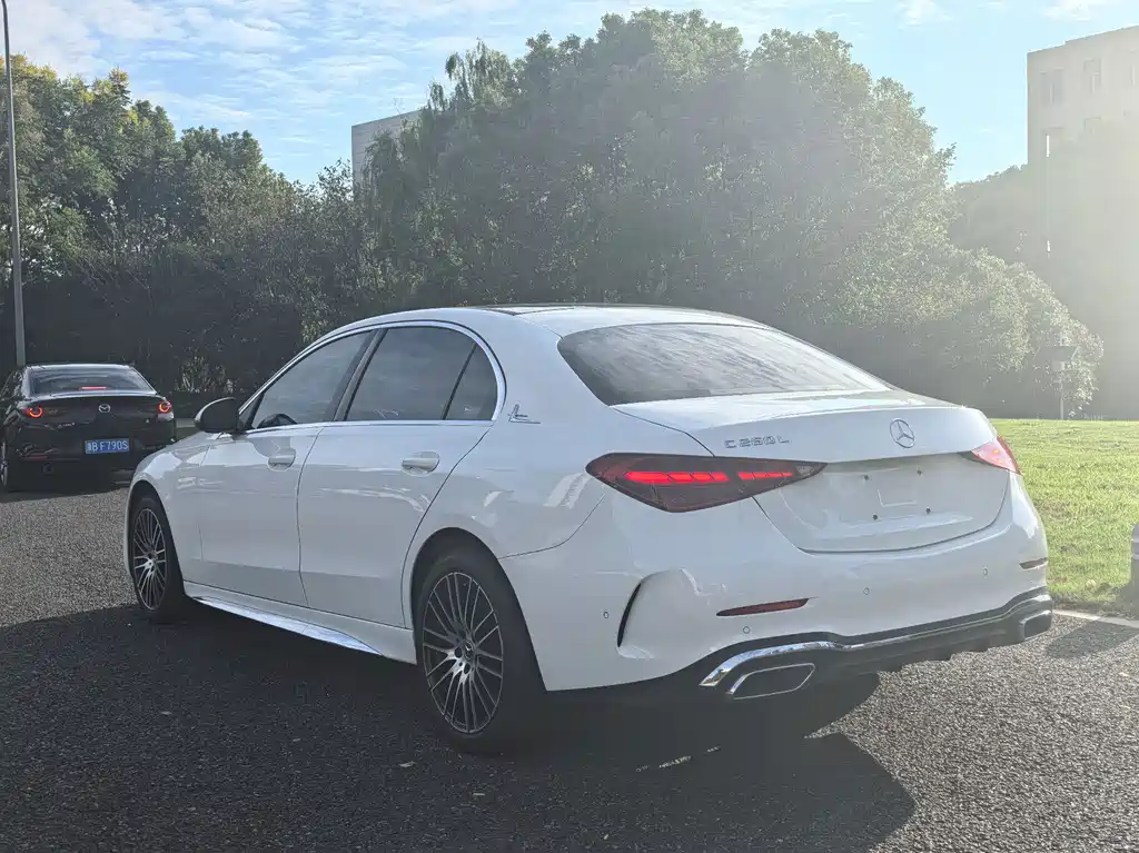 Mercedes-Benz C-Class — миниатюра 10