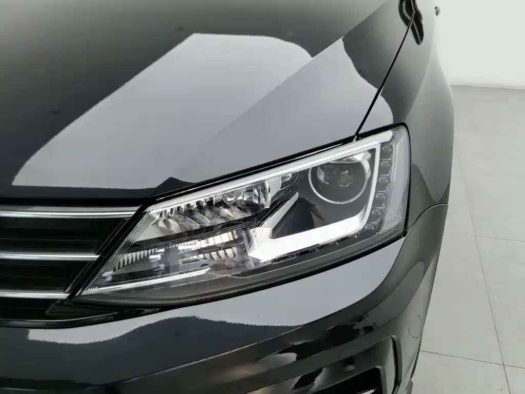 Volkswagen Sagitar — миниатюра 7