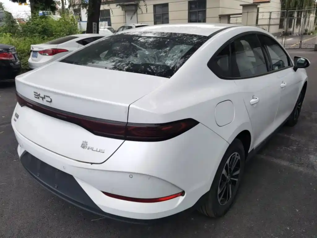 BYD Qin Plus PLUS 2025 DM-i Smart Drive 128KM