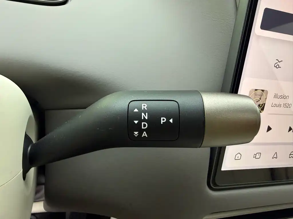Li Auto Идеальный i6 — миниатюра 16