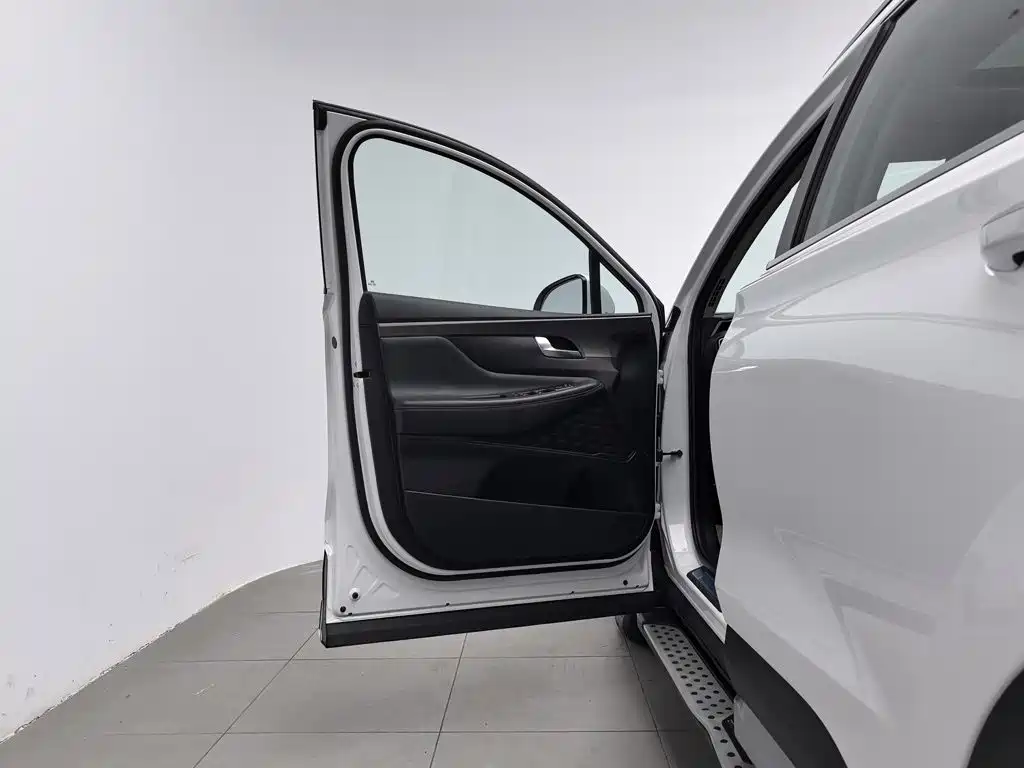 Hyundai Santa Fe — миниатюра 8