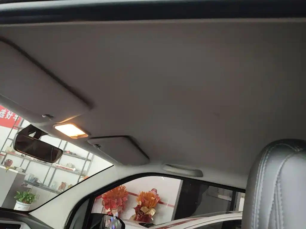 Wuling MINIEV — миниатюра 18