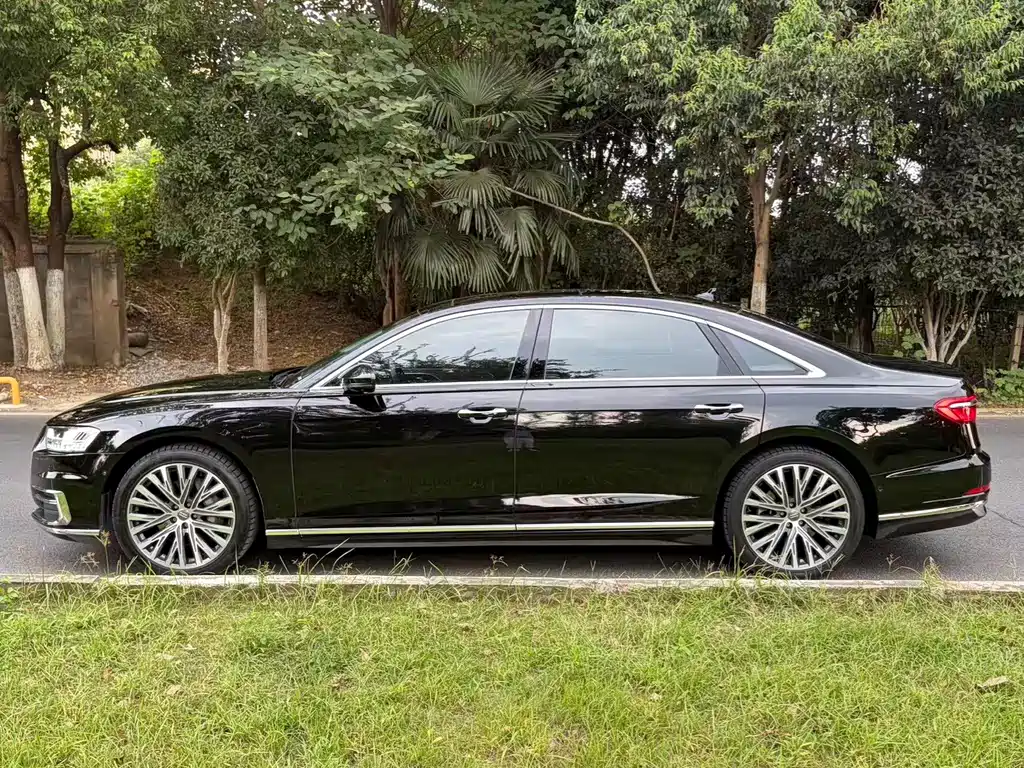 Audi A8 — миниатюра 8